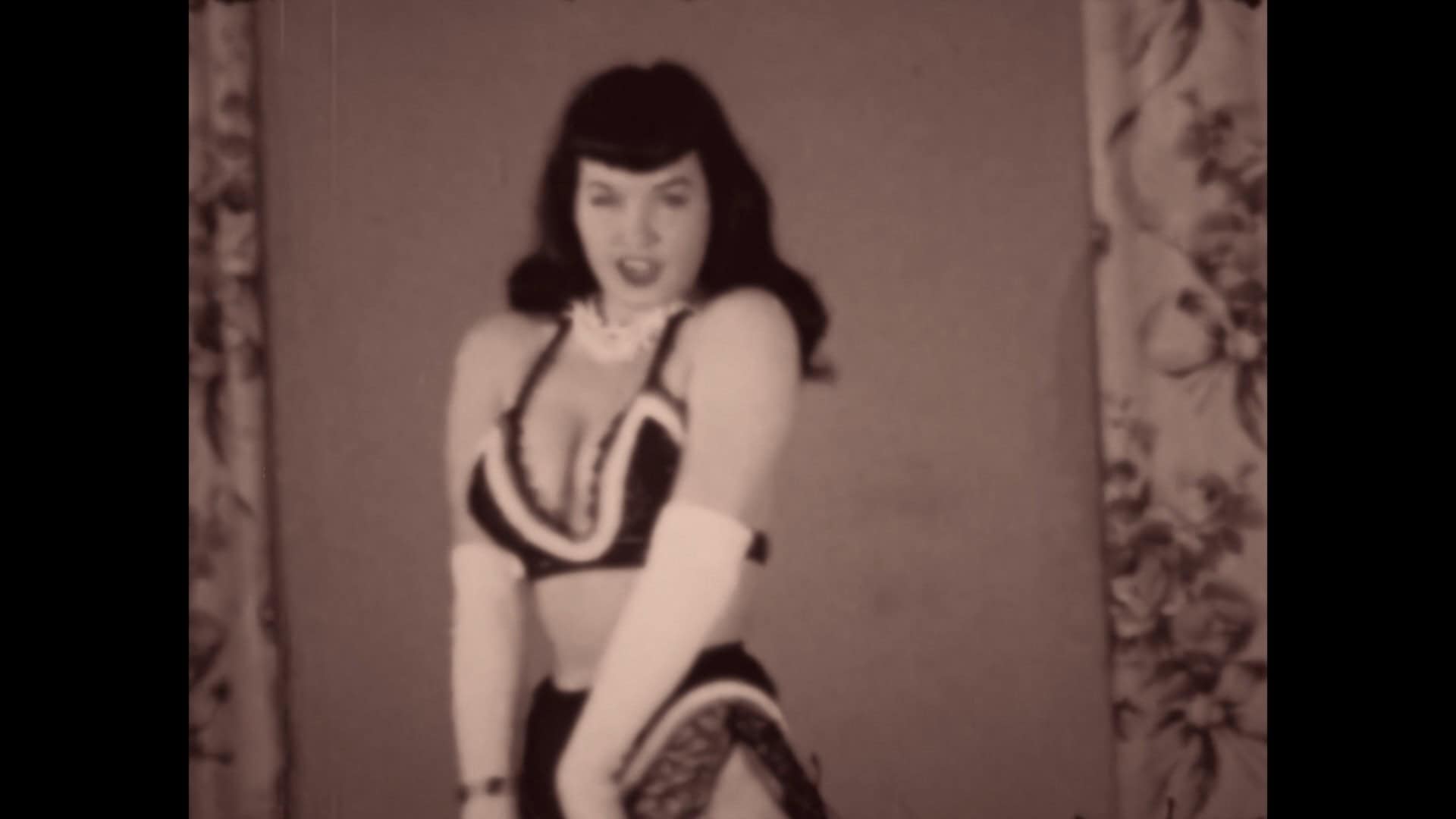 EXOTIC DANCES OF BETTIE PAGE, THE 9