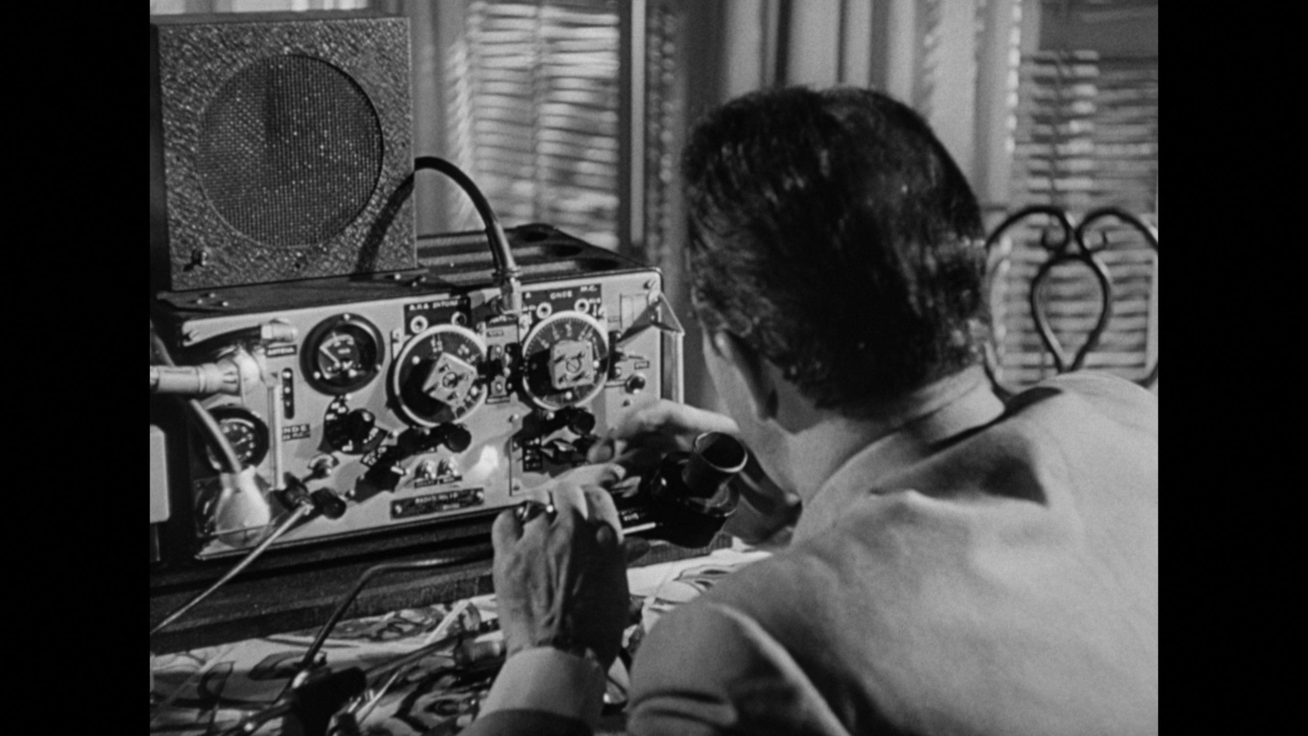 his kind of woman warner archive blu ray (1)